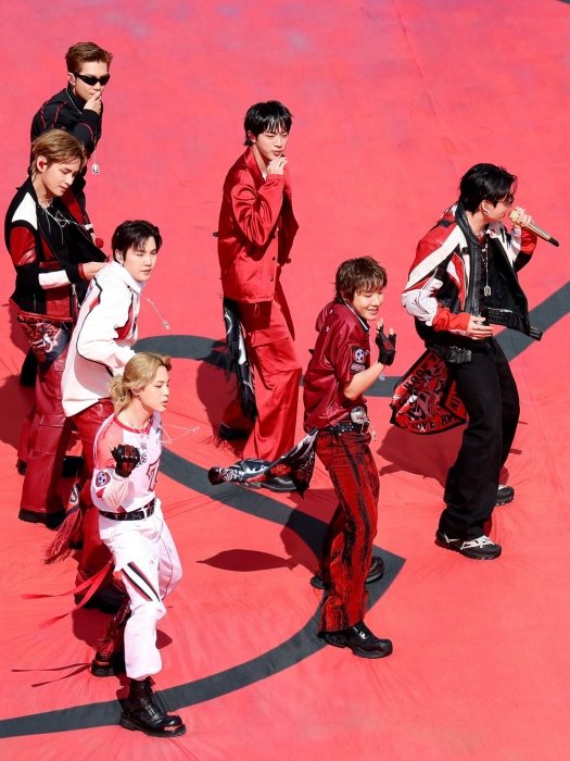 BTS亦在中場秀表演。(翻攝自FB@FIFA World Cup)